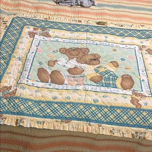 Charming Teddy Bear Quilt - Multicolor